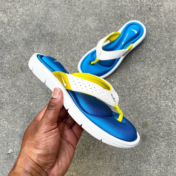 WMNS NIKE COMFORT THONG WHITE GOLDEN NEON BLUES FOOTBEDS FOOT BED FOOTBED NWB - Picture 1 of 8
